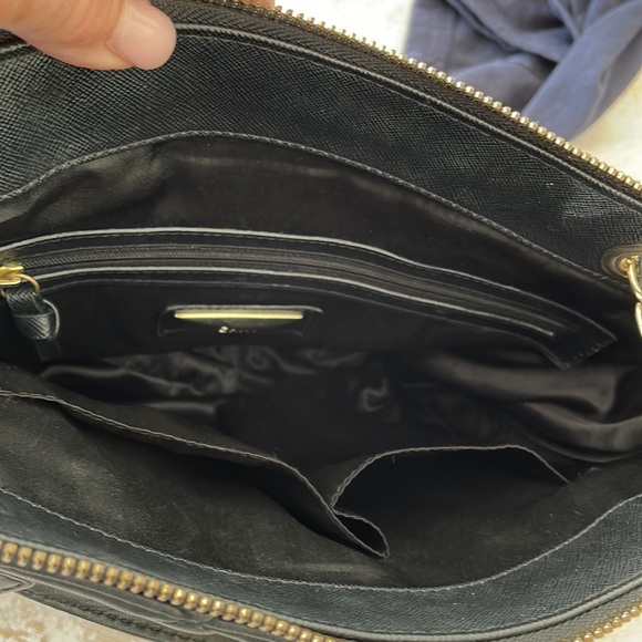 DKNY QUILTED LEATHER BLK TOTE - Picture 4 of 6